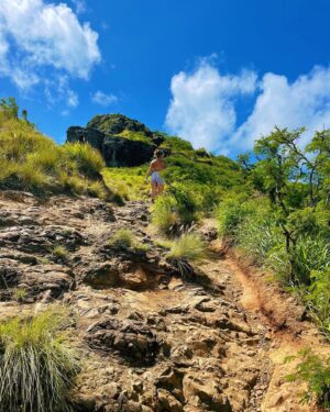 Melanie Posner Instagram - Spot the 2 hearts, 3 if you count mine ✨

I’m full of so much gratitude that I finally got to experience the beauty that is Hawaii. My soul needed a reset and it did in the most perfect place 🤍