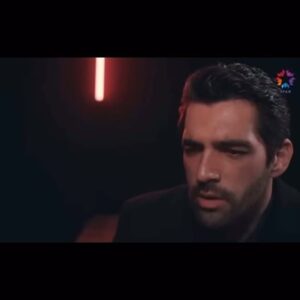 Melih Özkaya Instagram - Bir hikayede böyle biter. Bu ailede yer almak benim için çok kıymetliydi. Unutamayacağım set anıları çok güzel dostluklar edindim 😊 Yeni maceralarda görüşmek dileğiyle 👋 #yalıçapkını