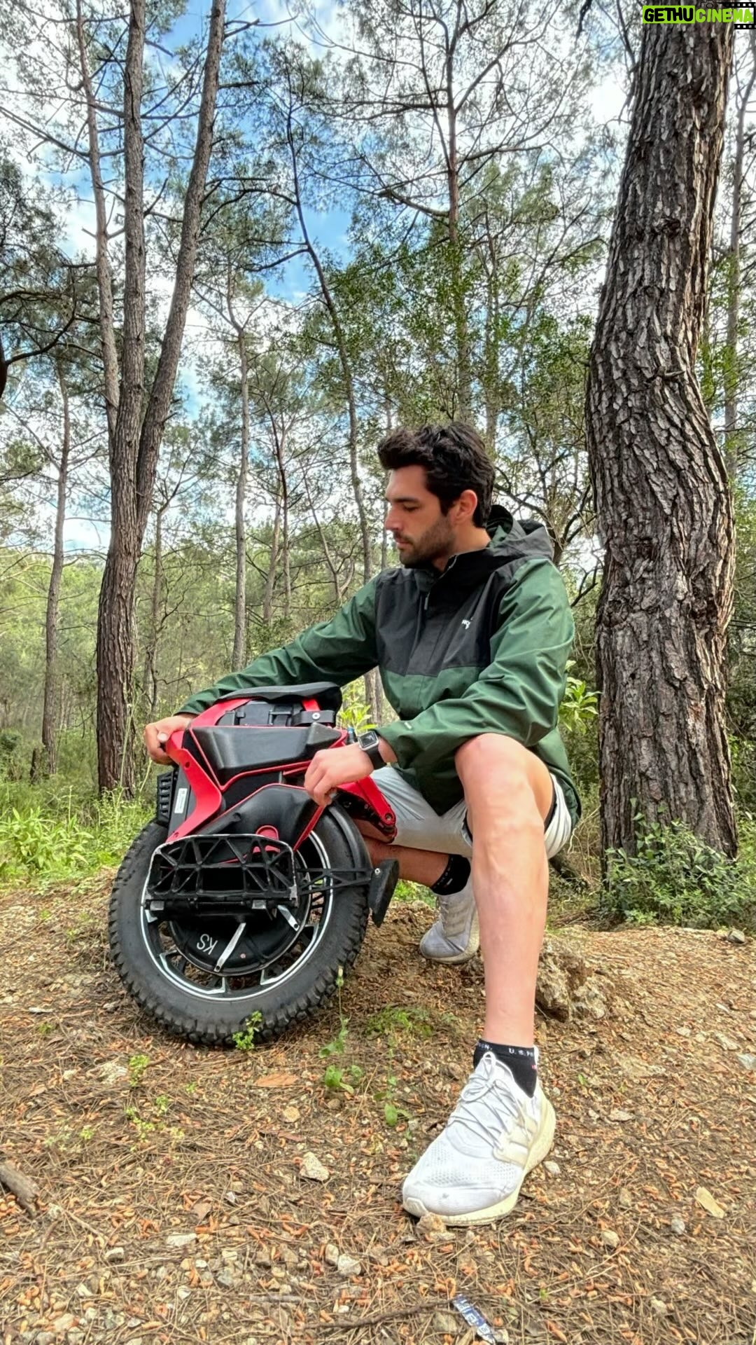 Melih Özkaya - 8.8K Likes - Off-roading 😎 EUC 🛞
KingsongS22pro