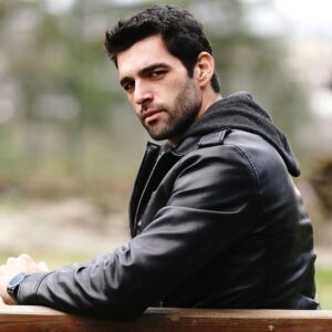 Melih Özkaya Instagram - Photo credit @mustafakirazli #emanet #alikomiser