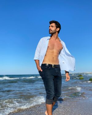 Melih Özkaya Instagram - Mavi 🩵