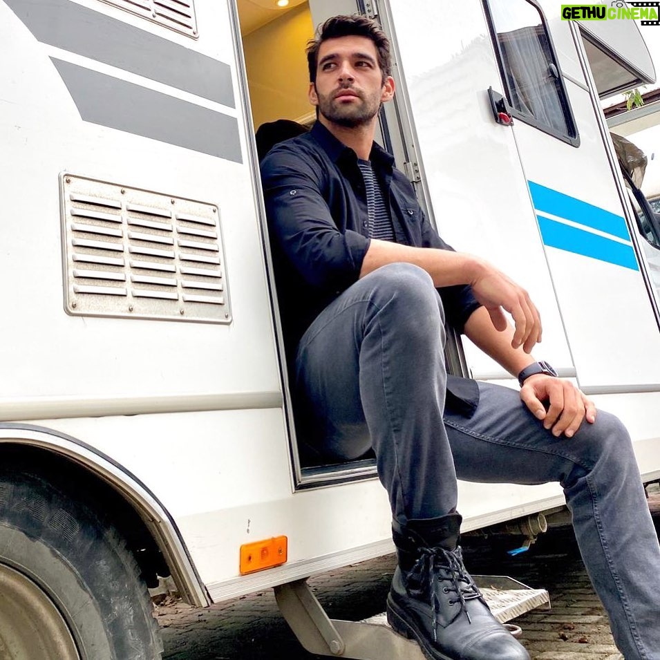 Melih Özkaya - 7.8K Likes -