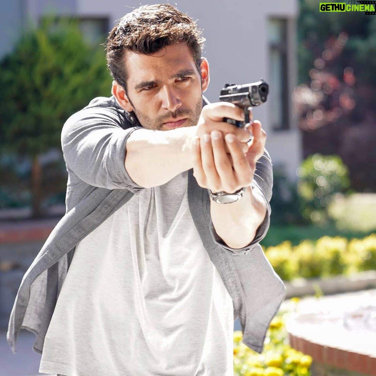 Melih Özkaya - 7.9K Likes - Ali #emanetdizi @karamelyapim @nyilmaz7 @emanetkanal7