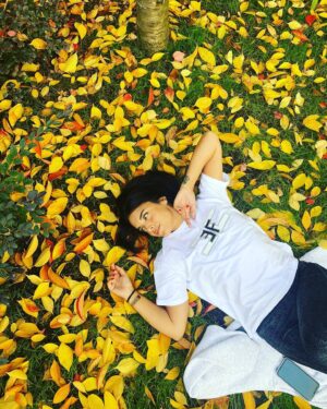 Melike Emiroğlu Instagram - 🍂 sonbahar değil,sonumuz bahar olsun 💋 M.Y 
Photo by canım sister’M : @minesaracoglu