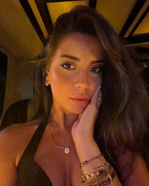 Melis Tüzüngüç Instagram - haziran'a kucuk bi veda. bye bye haziran.
