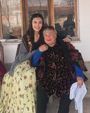 Melisa Seda Instagram - Merhaba ben Emine! 
#sinema #film #vizyon #evdekalmıskızlarköyü #melisaseda #eskişehir #sezon #köy #karavan #karavangünlükleri #karavantürkiye #oyuncu #aktör