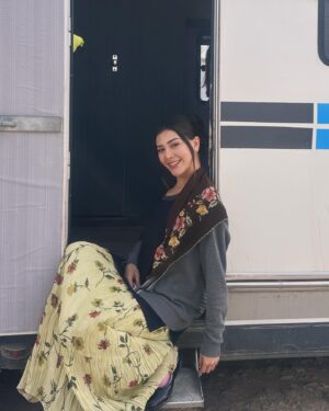 Melisa Seda Instagram - Merhaba ben Emine! 
#sinema #film #vizyon #evdekalmıskızlarköyü #melisaseda #eskişehir #sezon #köy #karavan #karavangünlükleri #karavantürkiye #oyuncu #aktör