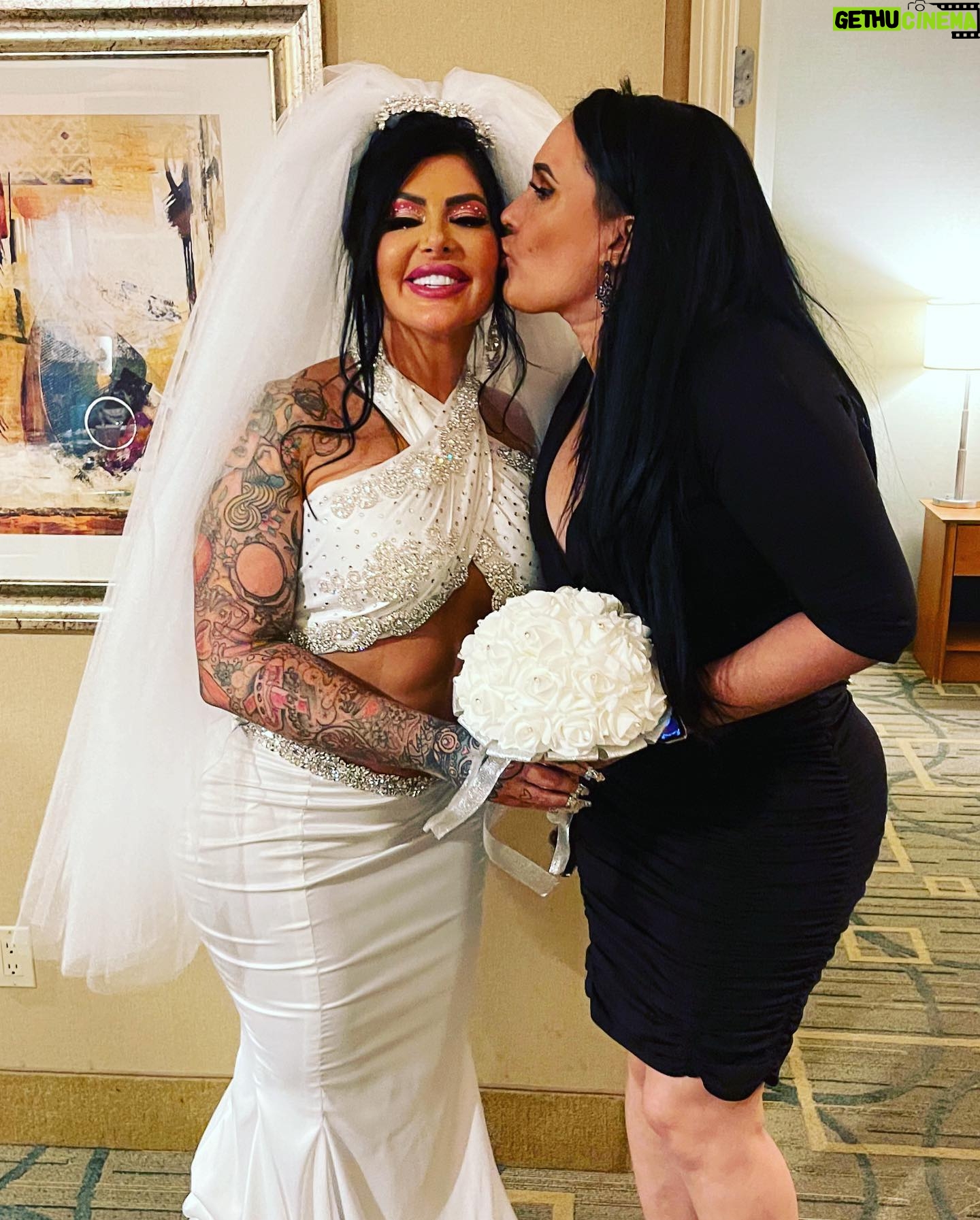 Melissa Anderson - 447 Likes - #katielovesrob #1111 #thatdress @thekatieforbes