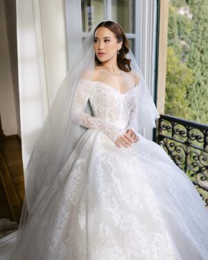 Melissa Campbell Instagram - A moment for The Dress

@theivorybridal made my dream come to life with this beautiful @zuhairmuradmariage gown 

Photographer: @thanosasfis