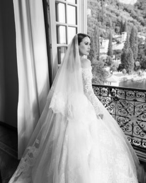 Melissa Campbell Instagram - A moment for The Dress

@theivorybridal made my dream come to life with this beautiful @zuhairmuradmariage gown 

Photographer: @thanosasfis