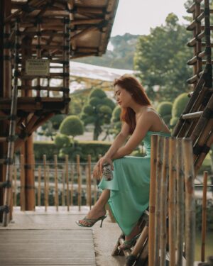 Melissa Campbell Instagram - Let’s celebrate Sabah & Sarawak's rich culture with Carlsberg's Local Artist edition with me! Featuring the work of Carlos Benny & Ernesto Kalum, our talented local tattoo artists, display their incredible artistry into these artist edition cans. Inspired by the awe-inspiring nature of their homeland, their designs are a true reflection of Sabah & Sarawak's pride. Don't miss your chance to snag of one totally collectible unique cans. Available now at your nearest retailer specifically in East Malaysia. Aramaiti!

For 21  non-Muslims only. If you drink, don’t drive 🚫

#RaikanKebanggaan #SabahSarawakPride 
#CarlsbergMY #CelebrateResponsibly