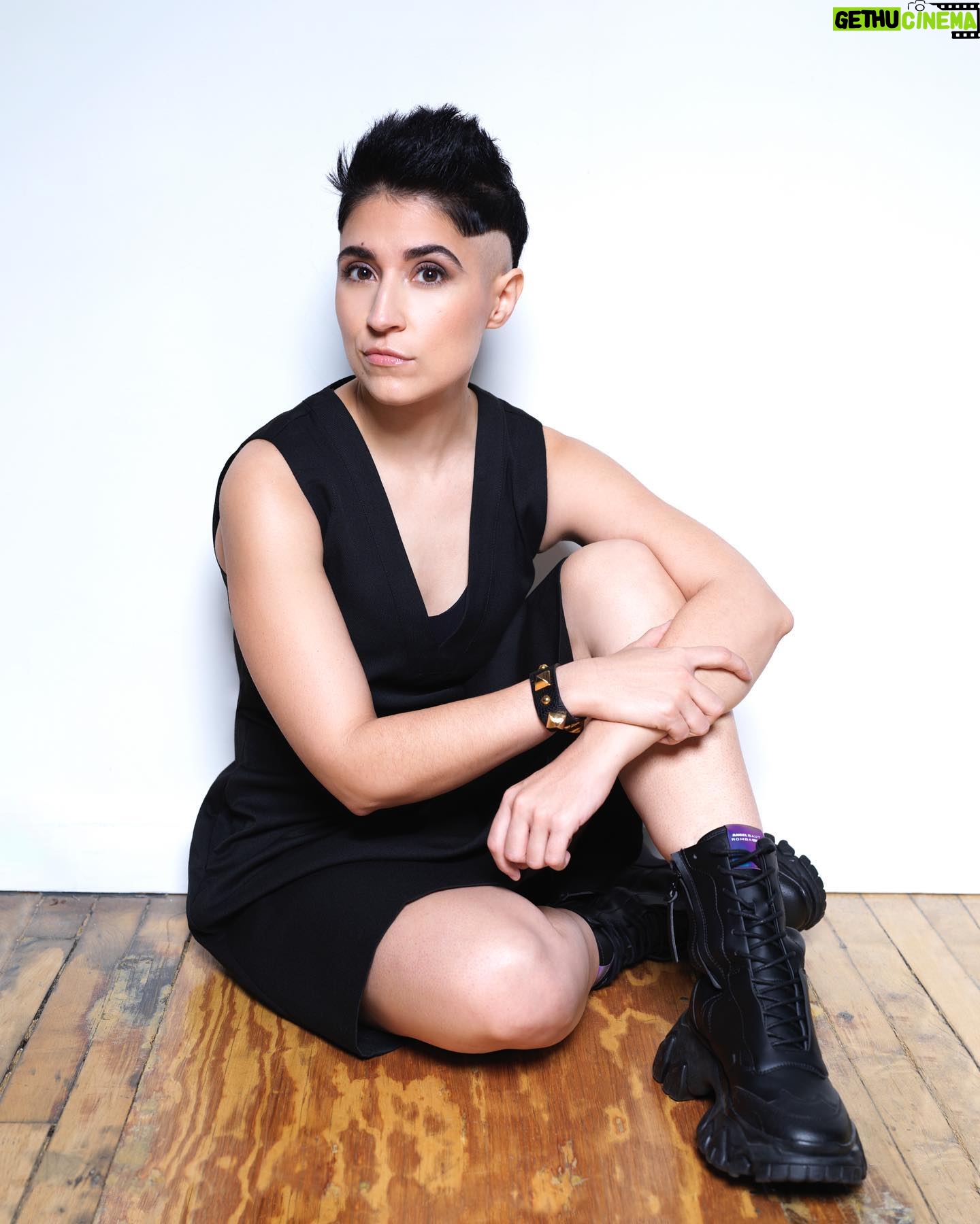 Melissa Navia - 6.4K Likes - Never met a dress I couldnāt pair with combat boots. š¤
ā¢
ā¢
ā¢
ā¢
Photographed by @francishillsphotography
Styled by @the_jorgemorales
Makeup by @amandathesenbeauty
Hair by @coreytuttlehair
