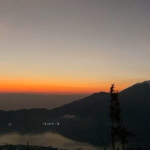 Melissa Paulo Instagram - Day 3: “I have enough. I do enough. I am enough”

Mt. Batur, Bali Sunrise Trek 

Thanks @rachelfarnell13 & @medicmadi & our sweet guide Made for making this memory with me! 

#mountbatur #mtbatur #bali #ubud #travelpics #sunriselover #sunrise #balisunrise