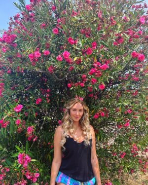 Mellissa Laycy Instagram - 🚫✋No longer am I trying to manifest the dream job, the dream body, X amount of money or sunbathing on a tropical beach.

Not because I don’t want to experience those things… but because throughout my life I’ve manifested all number of amazing and wonderful things and I sat at the top wondering why it never felt as good as I’d hoped it would.

What I’m manifesting now are the FEELINGS I want to experience more of in my life… 

love 💕 connection 🤗 freedom 🦋 laughter 😂 abundance 🍇  and so on…

By focusing on the FEELINGS (not the things) then really tapping into them in the body, right where you are, you get to experience them NOW ⏰without any time delay! 

When your body starts to get used to the feelings it then starts to align to more feelings like it.
Like attracts like. You’ll find you experience more and more life situations that bring about more joy, more love, more peace and more abundance.

Let life show you how good it can be once you align vibrationally with the good feelings. 

Love melly x

#manifest #manifestation #lawofattraction #love #selflove #spirituality #abundance #meditation #spiritualawakening #manifesting #spiritual #affirmations #motivation #positivevibes #energy #believe #healing #positivity #awakening #inspiration #gratitude #universe #consciousness #loa #selfcare #mindfulness #mindset #thesecret #success #manifestyourdreams