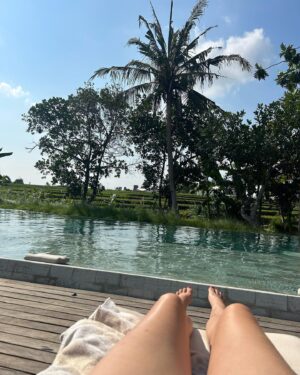 Mellissa Laycy Instagram - Approval from others will never be as nourishing as the approval we give ourselves.

Was about to leave Canngu until I found you @nirvanalifebali 💕💫 what a day 😍

Ice baths • infra red sauna • old friends • sunshine • yoga • weights • nutritious food • coconuts • salt • green juice

#canggu #bali #icebath #wimhoff #infaredsauna #greenjuice #biohacker #nutrition #weights #reverseageing