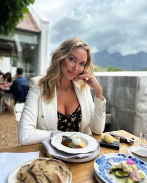 Mellissa Laycy Instagram - 🌱 Every bite we take has the power to either fuel inflammation or soothe the fire within. Inflammation is the silent culprit behind many generic diseases, including cancer and heart disease.

What you eat directly correlates to your mood too! yes we are talking anxiety and depression 🥑 and let’s not forget about your hormones (cravings, pms and painful periods) and of course the health of your skin! 

Nourishing our bodies with gut-friendly foods is key, as gut health is the cornerstone of overall wellness. 🍏 

My four step process helps you to navigate trigger foods, it rebuilds and strengthens the gut wall lining and also gives your immune system a serious boost to prevent any colds and flus going around.

Take charge of your health journey today! Explore my Gut Health Coaching package on my website.

www.mellissalaycy.co.uk

 #GutHealth #Inflammation #WellnessJourney