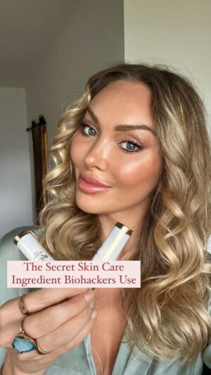 Mellissa Laycy Instagram - 5 Incredible Benefits of Astaxanthin
 (when applied to the skin and taken orally - both creams and supplements available from @nibu_naturals discount code MELLY) 👇👇👇

Astaxanthin is a powerful antioxidant derived from microalgae, renowned for its extensive health benefits. Here are some key benefits:

	1.	Skin Health: Astaxanthin enhances skin elasticity, reduces wrinkles, and improves moisture retention, making it a popular ingredient in skincare products .

	2.	Antioxidant Power: It is one of the most potent antioxidants, protecting cells from damage by neutralizing free radicals, which helps in reducing signs of aging and maintaining overall skin health .

	3.	Anti-Inflammatory Properties: Astaxanthin reduces inflammation, which can alleviate conditions like arthritis and promote heart health .

	4.	Cognitive Function: Studies show astaxanthin improves cognitive function and may help protect brain health, enhancing memory and attention .

	5.	Eye Health: It supports eye health by reducing oxidative stress and inflammation, potentially slowing down age-related eye conditions .

Why I Use Nibu Naturals

I choose Nibu Naturals because their products blend the finest natural ingredients, ensuring my skin receives the best care without exposure to harmful chemicals. The brand’s use of potent ingredients like Jojoba Oil, Rosehip Oil, Sea Buckthorn Oil, and Vitamin E provides balanced hydration, nourishment, and a radiant glow. Astaxanthin, a key ingredient, helps combat environmental stressors and reduce signs of aging.

#biohacking #daveasprey #skin #astaxanthin #naturalskincare #daviniataylor #skincare #hacks #nibunaturals #antioxidants #antiage