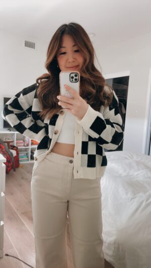 Melody Cheng Instagram - I truly value my independence, even though I’m in a long term relationship. I’m lucky I found someone who also loves his “me time” too 😆. Some tips on maintaining your identity & independence while in a relationship below:

⏰Don’t be afraid to ask for your time alone
🎨Have different hobbies
👯‍♀️Always make separate time for your friends (whether it’s something simple like a meal or grand like a trip)
🧘🏻‍♀️Stick to your own routines
❣️Remind yourself that you “don’t always have to be together”

What are your tips? I go into details & more of the “why” in the newest ep of No Dumb Questions with Mel! #relationships #selfcare #relationshiptips