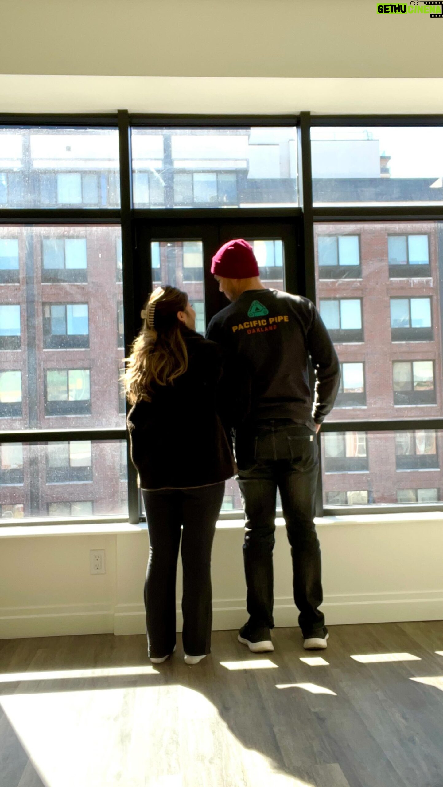Melody Cheng - 3.7K Likes - & so it begins.
new chapter, with my new roommate, in new york.