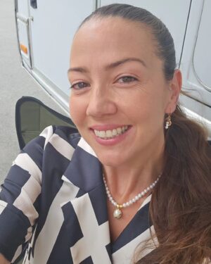 Meltem Pamirtan Instagram - Yıllar ile gelen ince çizgiler seviyorum sizi ...
Hafif esen rüzgarda deniz kenarini hayal etmek de güzel.
#karavangünlükleri̇