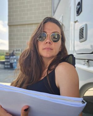 Meltem Pamirtan Instagram - Ezber bozan haller ..
Kendi kendine konuşan kadinlar ..
Bir Derya bir Meltem olma hali..
@benimguzelailemtrt
@fabrika_yapim
@trt1