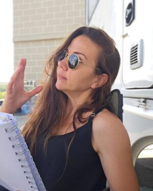 Meltem Pamirtan Instagram - Ezber bozan haller ..
Kendi kendine konuşan kadinlar ..
Bir Derya bir Meltem olma hali..
@benimguzelailemtrt
@fabrika_yapim
@trt1