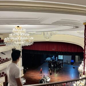 Memo Dorantes Instagram - Hoy impartimos la clase de @ctc_anda_veracruz en este maravilloso templo! Gracias a los docentes, directivos y alumnado por derrochar magia y pasión el día de hoy! Feliz 💕🎭🕉️🍀💫