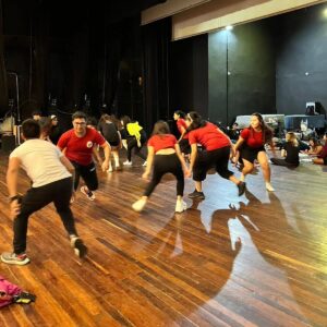 Memo Dorantes Instagram - Hoy impartimos la clase de @ctc_anda_veracruz en este maravilloso templo! Gracias a los docentes, directivos y alumnado por derrochar magia y pasión el día de hoy! Feliz 💕🎭🕉️🍀💫