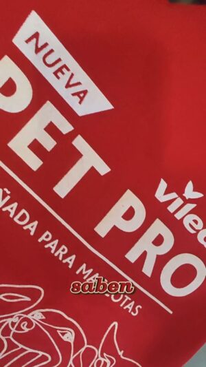 Memo Dorantes Instagram - Cómo padre de 5 perrhijos mi mejor regalo hoy fue sin duda Vileda Pet Pro @vileda.mx #Viledapetpro si tu como yo tienes animales en casa, está es tu opción 🐺🫶🕉️🍀