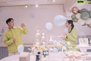 Meng-Lin Yang Instagram - 你們猜猜是小少爺還是小公主👶🏻
其實在戳汽球前我腦袋一直很放空
不敢多去猜測他的性別
一直到戳出來才發現
我一直以為是女生😆
超級驚喜是個小少爺～～～

有人每次去參加別人的性別趴都說如果是男生就要離開（關他什麼事？
這次自己的說到做到演全套😂
其實自己開心的要死有人陪他打電動了～～

謝謝緋紅乾媽團幫忙籌備派對·͜· ♡
謝謝邱老闆跟房老闆贊助遊戲禮品～
大感謝 @sweetpercent.co 幫我客製化超級可愛的小楊桃造型的甜點～～
這麼棒的場地又有很多派對道具
超級可愛( ⑉¯ ꇴ ¯⑉ )

也謝謝來參與的大家‪.ᐟ‪.ᐟ
陪我們一起經歷這麼美好的回憶⸝⸝⸝♡︎

Special THX
Place/Cake @sweetpercent.co 
Flower @datelierflower 
Hairstyles @allan_apex_ 
Photographer @fina_laqinakayalrurhzyal 
Gift @p.star_official @sercleshop 

#小楊桃 #小少爺 #babyshower #性別派對包場 #派對包場 #客製化包場