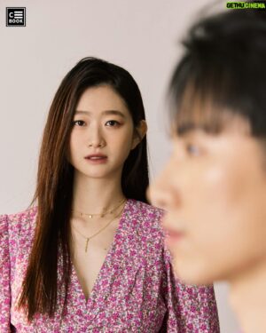 Meng-Lin Yang Instagram - 第一次用這身份一起入鏡
有點害羞( ˶ˊᵕˋ˶)
謝謝熙熙 @siahoxi 讓我們可以自在的聊天
謝謝 @cbooktaiwan 的邀請～
想看專訪報導快去cbook的YT看～

👧🏻👗 @majeparis 
👦🏻👕 @sandroparis