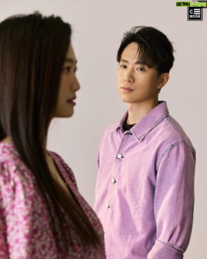Meng-Lin Yang Instagram - 第一次用這身份一起入鏡
有點害羞( ˶ˊᵕˋ˶)
謝謝熙熙 @siahoxi 讓我們可以自在的聊天
謝謝 @cbooktaiwan 的邀請～
想看專訪報導快去cbook的YT看～

👧🏻👗 @majeparis 
👦🏻👕 @sandroparis