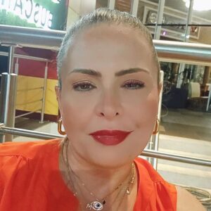 Mercedes Molto Instagram - De vez en cuando pónganse
en el lugar del otro y
entiendan que lo que para
ustedes no tiene ninguna
importancia, al otro le puede
doler un montón y eso no
significa que este exagerando.
Empatia se llama...