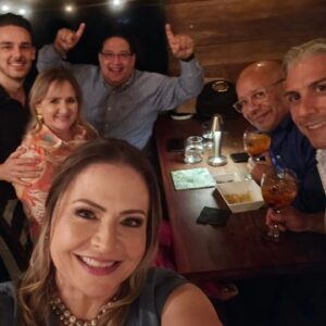 Mercedes Molto Instagram - Parte 1 ...Gracias ... Gracias ...Gracias por esta noche inolvidable... me siento bendecida de tener tantos corazones ♥️ a mi alrededor y sentirme tan amada ... algo bueno seguro estaré haciendo... un te quiero 💖  a cada uno de ustedes q hicieron una celebración maravillosa  de mi día especial !!!Los quiero con todo mi corazón ❤️