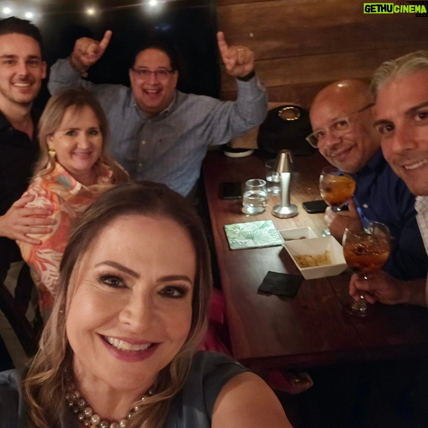 Mercedes Molto - 0.9K Likes - Parte 1 ...Gracias ... Gracias ...Gracias por esta noche inolvidable... me siento bendecida de tener tantos corazones ♥️ a mi alrededor y sentirme tan amada ... algo bueno seguro estaré haciendo... un te quiero 💖 a cada uno de ustedes q hicieron una celebración maravillosa de mi día especial !!!Los quiero con todo mi corazón ❤️
