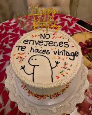Mercedes Molto Instagram - Indudablemente un cumpleaños 🎂  diferente no importa el recorrido... si sumas un gran final !!! Me siento bendecida y muy amada !!! Quiero darle las gracias a cada uno que fueron parte de una nueva vuelta al sol 🌞 amigos , familia, mi madre y mis dos tesoros ( mi mejor regalo 🎁) los quiero 😋 💕 y gracias nuevamente por unos días inolvidables !!! 

@antanasbites Ana que bueno toparnos y conocernos y que hayan sido parte perfecta de mi noche especial!!! Seguro nos veremos nuevamente .