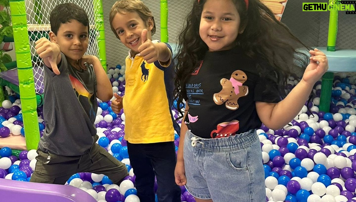 Mercedes Molto - 237 Likes - El día de ayer celebramos la fiesta se navidad de nuestros hijos ... unas horas en verdad especatacular, amor ,juegos ,risas y compartir para coleccionar momentos como estos !!! Gracias a todos el equipo d @joyland.panama por ser parte de este día inolvidable para nuestros peques y para nosotros ...Feliz Navidad