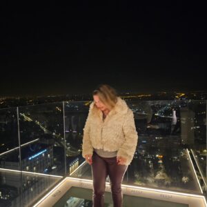 Mercedes Molto Instagram - 360 Sky bar Madrid 🇪🇸 Riu Plaza España