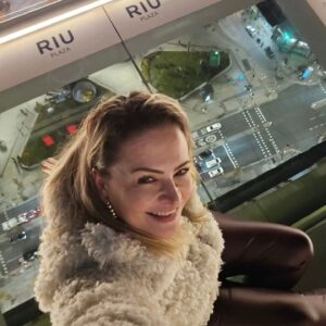 Mercedes Molto Instagram - 360 Sky bar Madrid 🇪🇸 Riu Plaza España