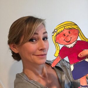 Meredith Monroe Instagram - Me & my #cute new #friend #flatsally we got #plans!  #ohtheplacesyoullgo she came from CT for a little #cali #holiday ❤️🎉☃️🌲⭐️️😊