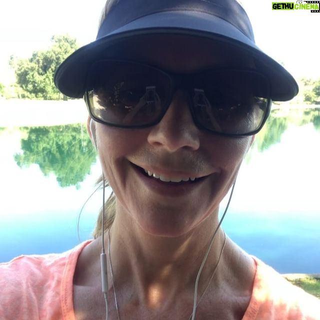 Meredith Monroe - 1.3K Likes - #fridayfeels #tgif #happyplace get your #sweat on! 🏃♀️#endorphins 🌈 #mothernature 💕