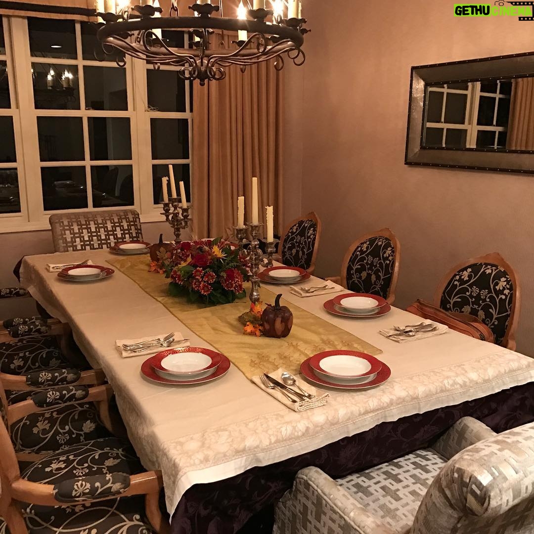 Meredith Monroe - 205 Likes - It's almost #turkeytime !!