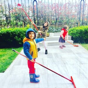 Meriç Acemi Instagram - 16 senedir gururla emekçiyim😊 Bayramımız kutlu olsun😎