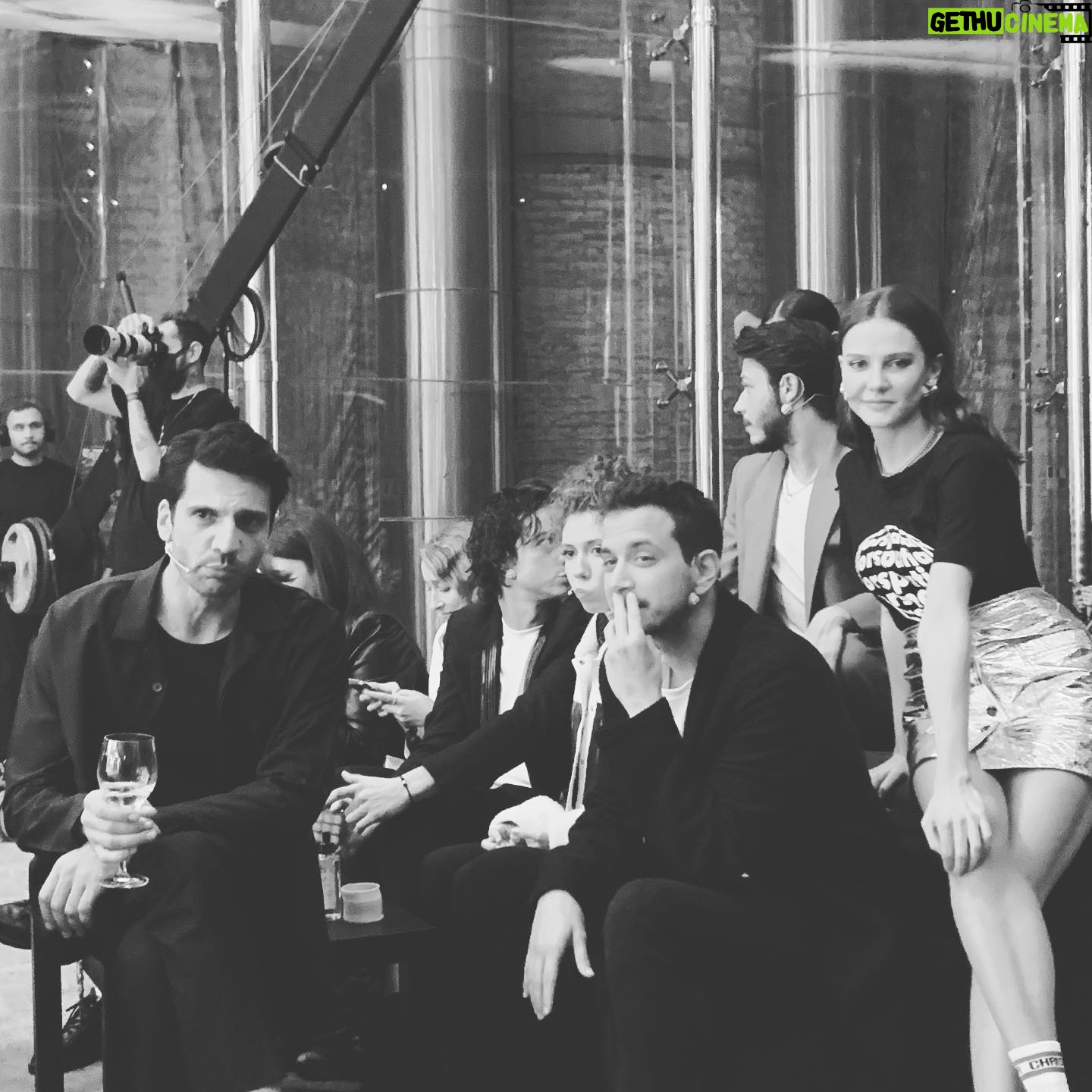 Meriç Acemi - 2K Likes - Salut💋💋💋