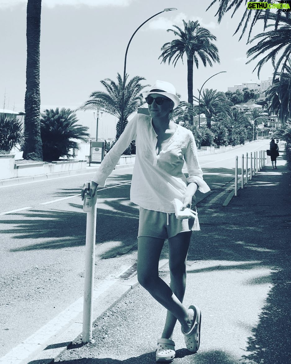 Meriç Acemi - 2.7K Likes - Back to work...🐝