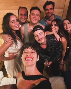 Meriç Aral Instagram - Eveeeet gelelim behind the scenes pt.1 🪄🪄🪄🪄
#KimlerGeldiKimlerGeçti