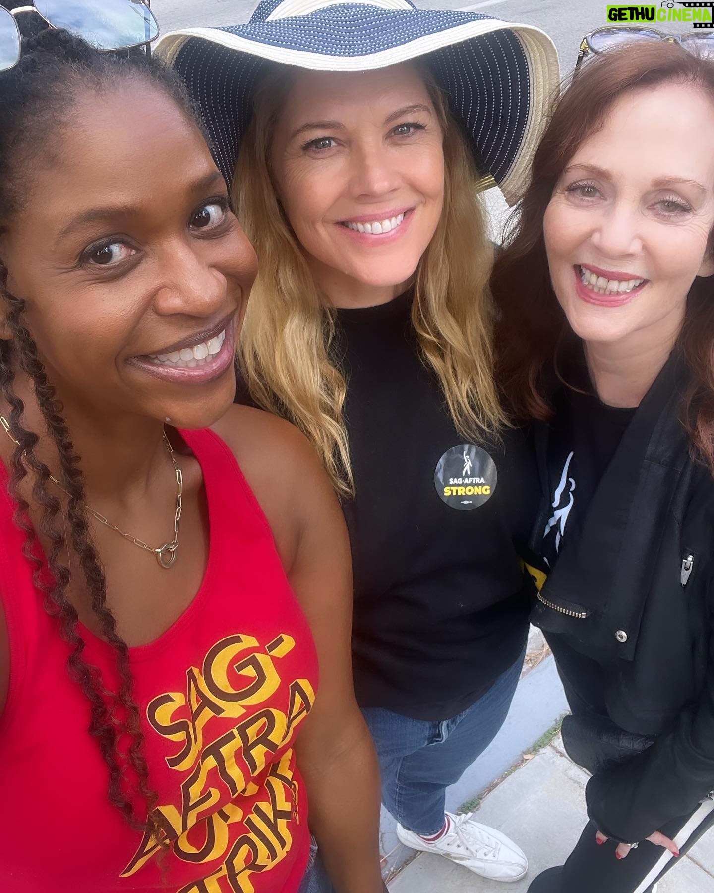 Merrin Dungey - 651 Likes - To walk the walk with these journeymen actors is a gift and a privilege. Goddamn I love us and I am so lucky to have this life. So grateful to fight alongside my fellows so we and those coming up and stay in this career!!
#sagaftrastrong šš¾šŖ§ā¤ļø
@spencergarrett1 @officialevercarradine @thelesleyannwarren @marycmccormack @romyrosemont @erikpalladino @jerilryan @isidora @annabeth_gish @lizdeancasting