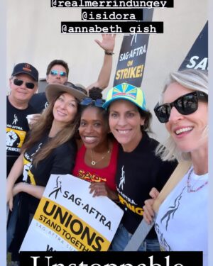 Merrin Dungey Instagram - To walk the walk with these journeymen actors is a gift and a privilege. Goddamn I love us and I am so lucky to have this life. So grateful to fight alongside my fellows so we and those coming up and stay in this career!!
#sagaftrastrong 👊🏾🪧❤️
@spencergarrett1 @officialevercarradine @thelesleyannwarren @marycmccormack @romyrosemont @erikpalladino @jerilryan @isidora @annabeth_gish @lizdeancasting