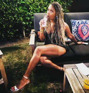 Merrin Dungey Instagram - 51 tastes great. 🥳🍦❤️🦁
#birthdaygirl