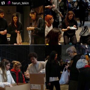 Mert Fırat Instagram - 6 şubat pazartesi sabahından itibaren bugün dahil her gün birlikte sabahtan akşama çalışarak, isimlerini bildiğimiz @ilksenba , @melisa.sozen ,
@didembalcin ,
@koraycandemir ,
@volkanyosunlu ,
@mervedizdar ,
@afrasaracoglu ,
@pinarrdenizzz ,
@kaanyildirim ,
@cemkarci_ ,
@mugeboz ,
@canererdeniz ,
@ozgegurelofficiaal ,
@ozgeborak__ ,
@gulcinkultur ,
@burcuozberk ,
@selahattinpasali ,
@ozgeozacar ,
@sinemunsal ,
@asliinandik ,
@aslitandoga ,
@melisapamuk ,
@serkancayoglu ,
@painofkermit ,
@gamzek8 ,
@onur.bilgee ,
@uguruzunel ,
@gokce.bhdr ,
@emirersoy ,
@ahmetkayakesen ,
ve 
isimlerini bilmediğimiz ama kalplerini bildiğimiz yüzlerce gönüllü, @istanbuldasdas ekibi ile güçlerini birleştirip kişisel ve kurumsal olarak ilettiğiniz tam 22 tır dolusu malzemeyi afet bölgesine @ihtiyacharitasiofficial üzerinden iletti. destek ve emek veren herkese sonsuz  teşekkürler… @harun_tekin